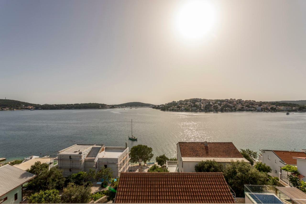 Villa Rogoznica ロゴズニッツァ エクステリア 写真