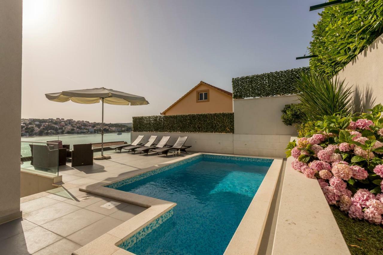 Villa Rogoznica ロゴズニッツァ エクステリア 写真